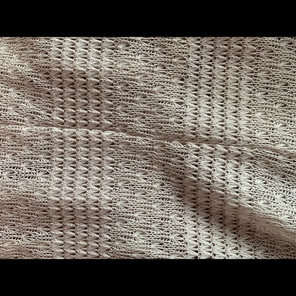 4/$25 Knit cold shoulder tunic - Picture 4 of 6